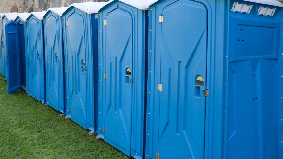 Come funzionano i bagni chimici e quando possono essere utili, Raccolta e Smaltimento Rifiuti | Econova